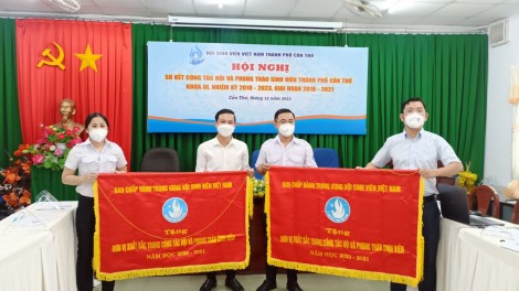 Hơn 3,96 tỉ đồng hỗ trợ sinh viên vượt khó học tốt