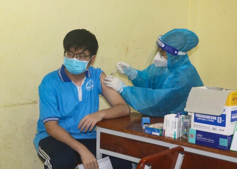 Gần 90% học sinh 12-17 tuổi đã tiêm mũi 1 vaccine phòng COVID-19