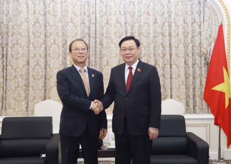 Chủ tịch Quốc hội Vương Đình Huệ tiếp Chủ tịch Hội hữu nghị Hàn - Việt và Chủ tịch Hội người Hàn gốc Việt