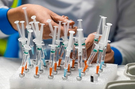 Chủ động trước đà lan rộng của Omicron