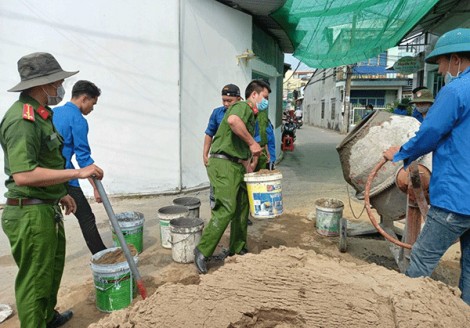 Nhiều công trình, phần việc thanh niên đảm bảo an toàn giao thông