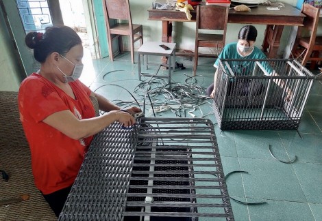 Chăm lo, hỗ trợ phụ nữ thoát nghèo