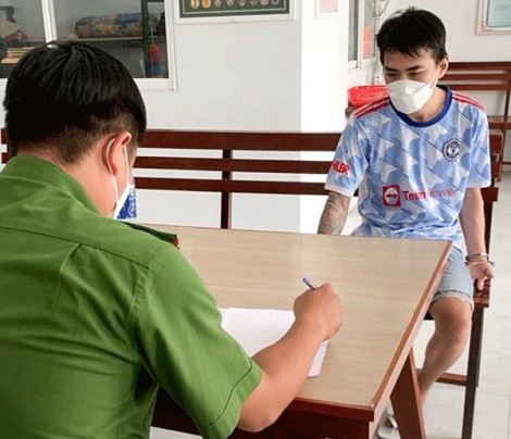 Tạm giữ đối tượng tàng trữ trái phép chất ma túy
