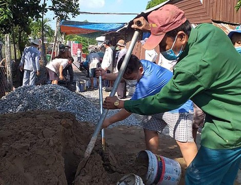 Ðoàn viên thanh niên tham gia đảm bảo an toàn giao thông