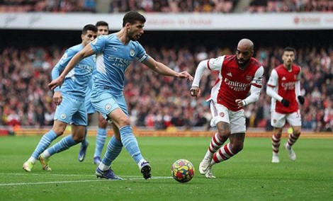 Tìm tiền đạo về cho Arsenal