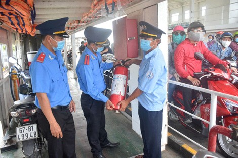 Thực hiện nhiều giải pháp đảm bảo trật tự an toàn giao thông đường bộ và đường thủy nội địa