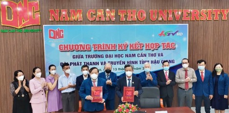 Nhiều chương trình tư vấn sức khoẻ, tuyển sinh, đào tạo, giới thiệu việc làm được ký kết truyền thông