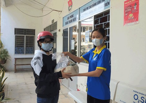 Hỗ trợ sinh viên khó khăn, tạo môi trường sư phạm an toàn