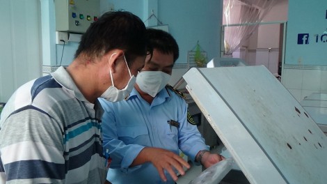 Phát hiện hơn 700kg thịt heo, sụn gà không rõ nguồn gốc