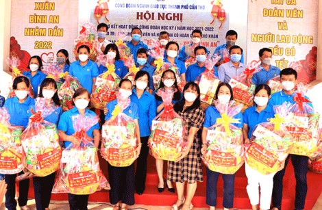 Nhiều hoạt động “Tết Sum vầy - Xuân bình an”