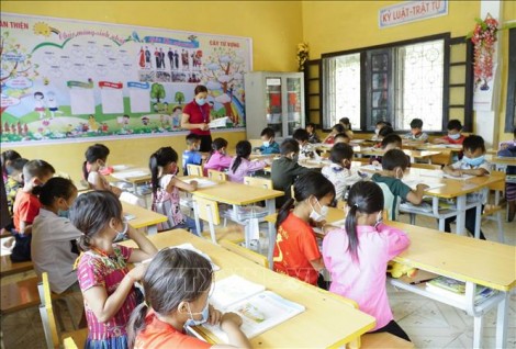 Chủ động chăm lo Tết cho giáo viên, học sinh vùng khó khăn