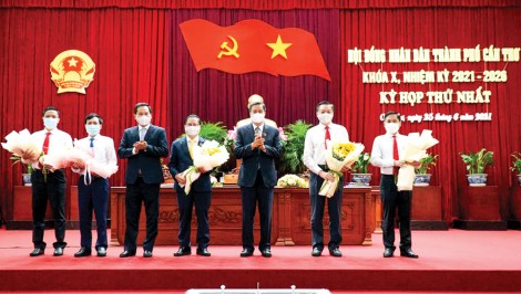 Kịp thời ban hành chính sách phát triển kinh tế, bảo đảm an sinh xã hội