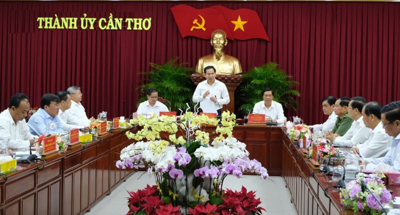 Tập trung thực hiện ngay nhiệm vụ chính trị, phục vụ tốt nhu cầu nhân dân