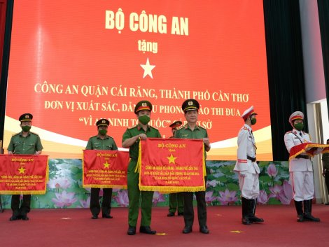 Lá cờ đầu trong Phong trào "Thi đua vì an ninh Tổ quốc"