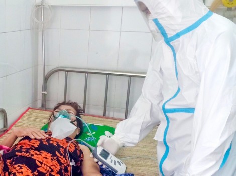 Tận tụy chăm sóc sức khỏe nhân dân