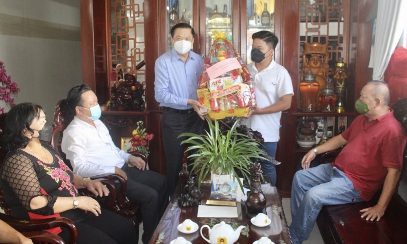 Lãnh đạo thành phố kiểm tra công tác tuyển quân ở quận Cái Răng