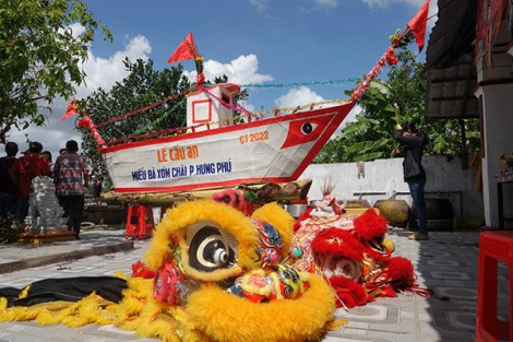 Lễ hội Cầu an rộn ràng trên sông nước Cần Thơ