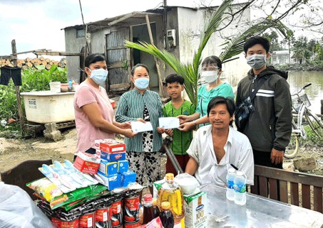 Anh thợ hồ chân sưng mủ đã được nhà hảo tâm hỗ trợ mổ, sắp lành