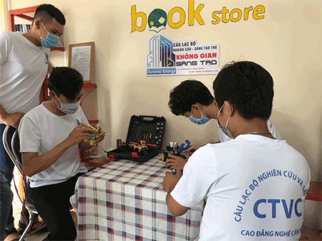 Tăng cường giáo dục lý tưởng cách mạng, đạo đức, lối sống