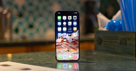 Giá thay ép mặt kính iPhone 12 Pro Max bao nhiêu tiền?