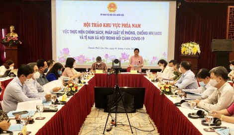 Ghi nhận nhiều ý kiến liên quan đến việc thực hiện chính sách và pháp luật về phòng, chống HIV/AIDS và tệ nạn xã hội