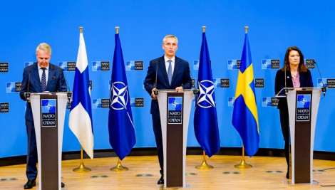 Gia nhập NATO: người khó, kẻ dễ