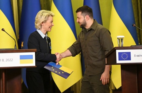 Ukraine kiên trì theo đuổi giải pháp ngoại giao