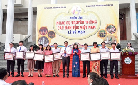 Bế mạc Triển lãm “Nhạc cụ truyền thống các dân tộc Việt Nam”