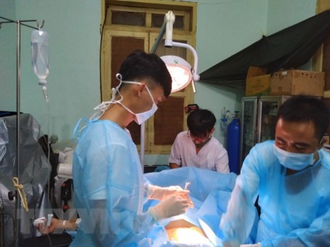 Quân y đảo Sinh Tồn cấp cứu kịp thời ngư dân bị viêm ruột thừa cấp