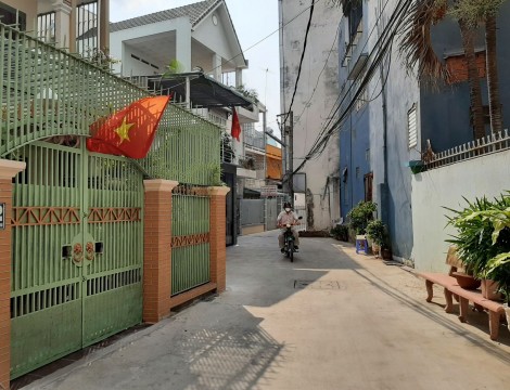 Nhiều việc thiết thực "làm theo" gương Bác