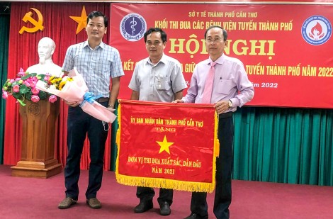Các bệnh viện tuyến thành phố ký kết giao ước thi đua
