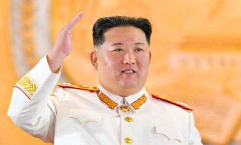 Triều Tiên duyệt binh quy mô lớn
