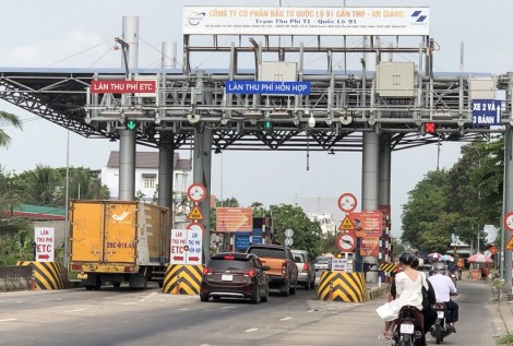 Triển khai dán thẻ định danh đối với ô tô để sử dụng dịch vụ thu phí đường bộ theo hình thức không dừng