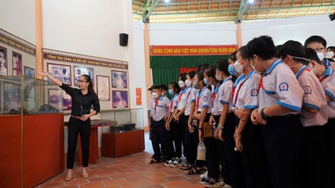 Giáo dục học sinh tình yêu quê hương, tự hào dân tộc
