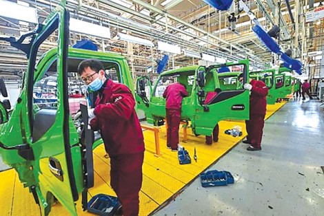 Hoạt động sản xuất của Trung Quốc xuống mức thấp nhất trong hơn 2 năm