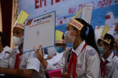 Ươm mầm tình yêu biển đảo