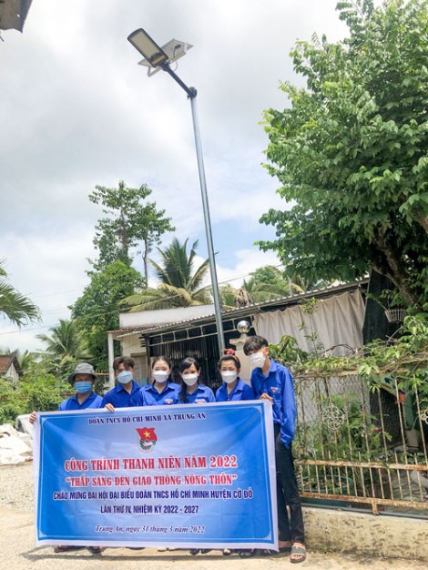 Thắp sáng đường giao thông nông thôn