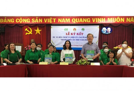 Xóa bỏ rào cản, tự tin hòa nhập cộng đồng