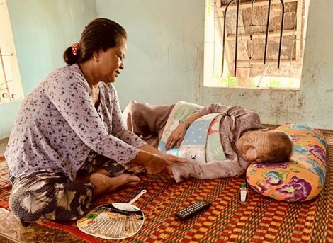 “Mẹ già như chuối chín cây…”