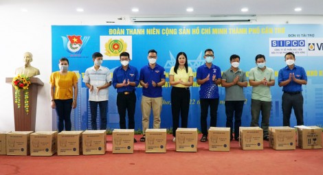 Tặng 100 bình lọc nước cho đoàn viên thanh niên công nhân