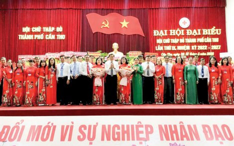 Tập trung xây dựng tổ chức Hội các cấp vững mạnh về chính trị, tư tưởng và tổ chức