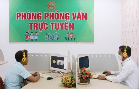 Giao dịch việc làm trực tuyến sôi động
