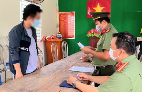 Tăng cường tuyên truyền, đấu tranh, phản bác các quan điểm sai trái trên mạng xã hội