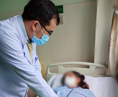 Phẫu thuật đưa dạ dày trở lại ổ bụng cho bệnh nhân thoát vị hoành