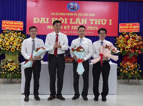 Ðại hội chi bộ điểm của Ðảng bộ Trường Ðại học Y Dược Cần Thơ