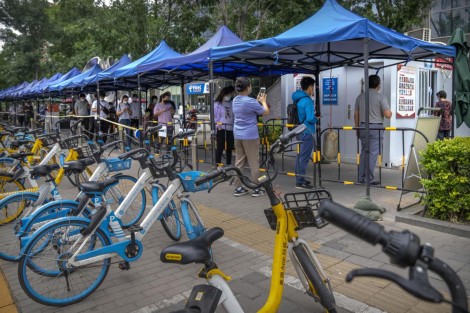 Bức tranh trái ngược về chiến lược “không COVID” của Trung Quốc