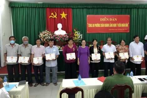 Công an phường Xuân Khánh lắng nghe ý kiến nhân dân