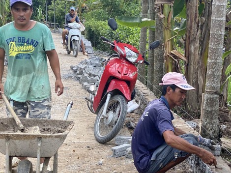 Vận động nhân dân hiến đất, hoa màu, vật kiến trúc để nâng cấp, mở rộng lộ giao thông