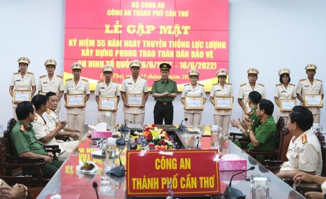 Xây dựng phong trào Toàn dân bảo vệ an ninh Tổ quốc phát triển vững mạnh, toàn diện