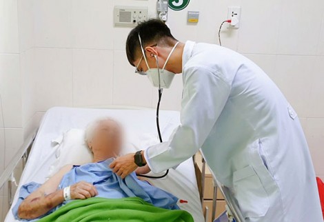Cấp cứu kịp thời cụ bà 81 tuổi ngộ độc thuốc an thần